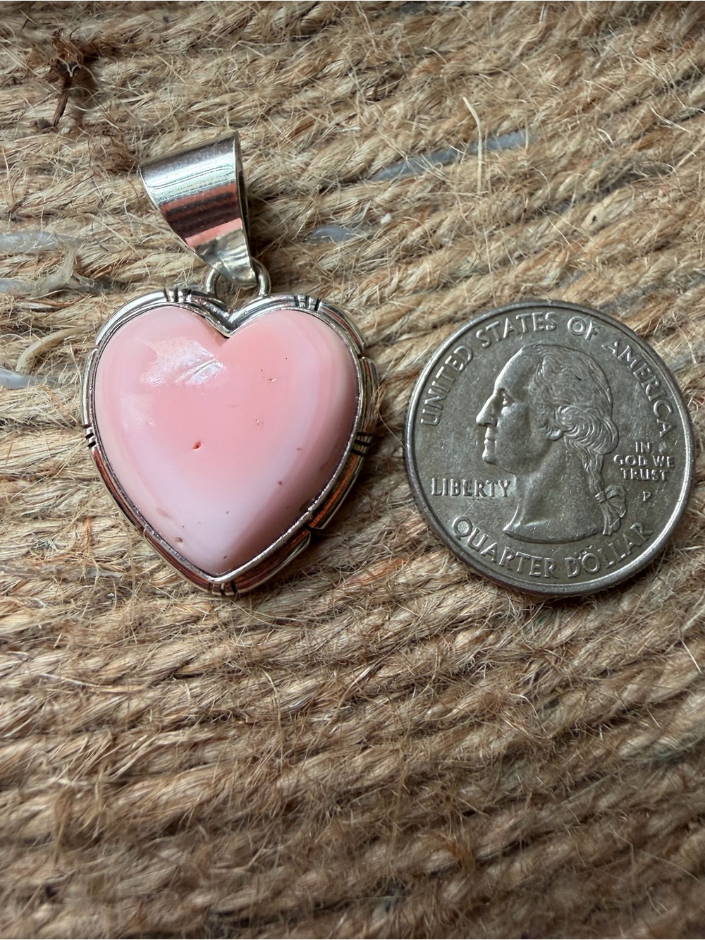 Native American Pink Conch Heart Pendant - Women Jewelry - Picture 4 of 5